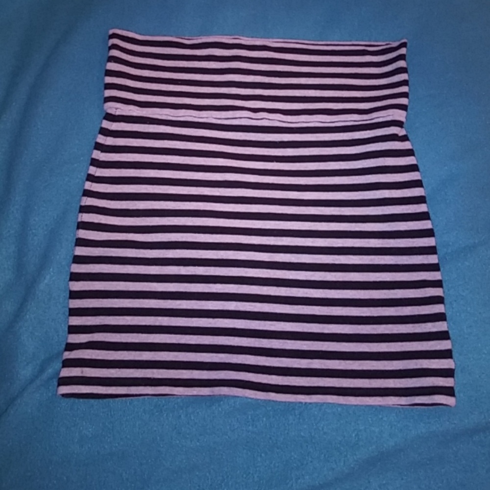 Black and grey stripped short pencil skirt